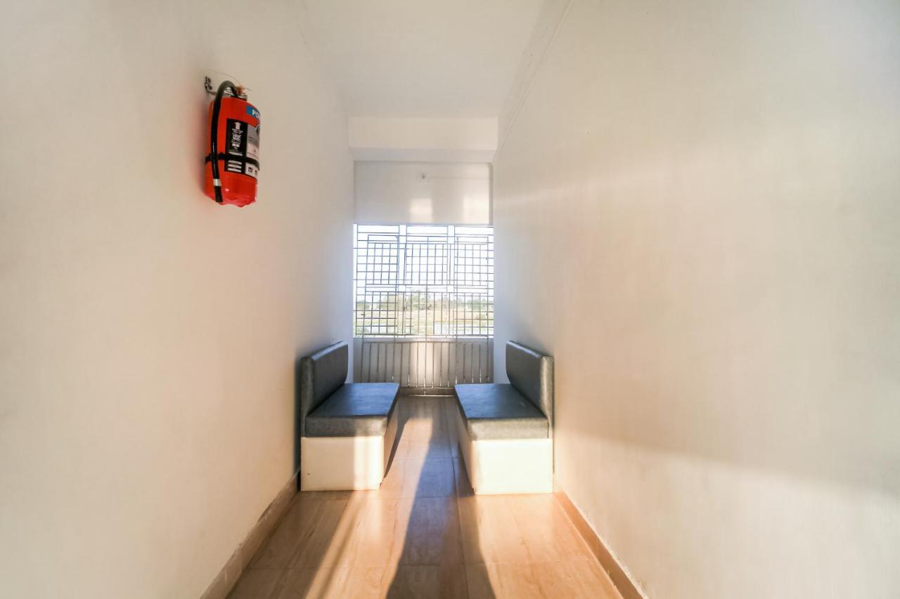 Oyo 69836阿蓬戎度假村及餐厅 Shaugaon 外观 照片